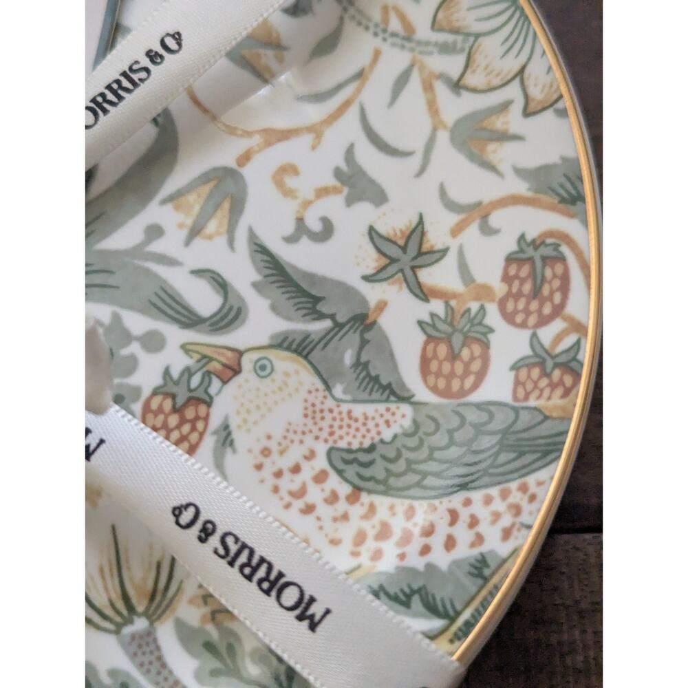 Set Pack 4 William Morris & Co Bird "Strawberry Thief" Appetizer Salad Plates - Picture 3 of 4